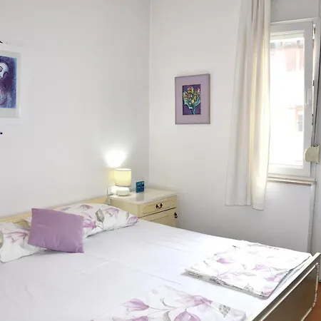 Sene Apartment Split