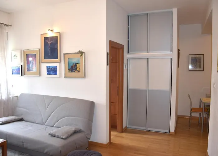 Old Town Art Apartment Split By Litto Appartement