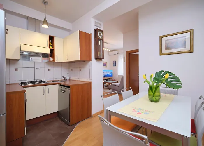 Old Town Art Apartment Split By Litto *